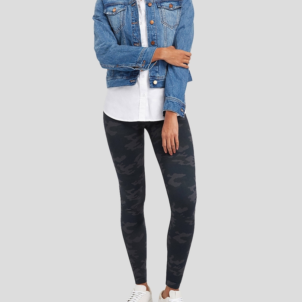 Spanx NWT Look At Me Now Leggings